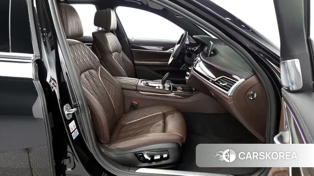 BMW 7 Series (G11) 2022 Черный из Кореи, фото 2
