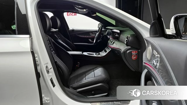 Mercedes-Benz E-Class W213 2022 Белый из Кореи, фото 2