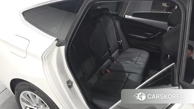 BMW 3 Series GT (F34) 2020 Белый из Кореи, фото 2