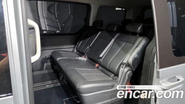 Hyundai Staria 2021 Серебряный из Кореи, фото 2