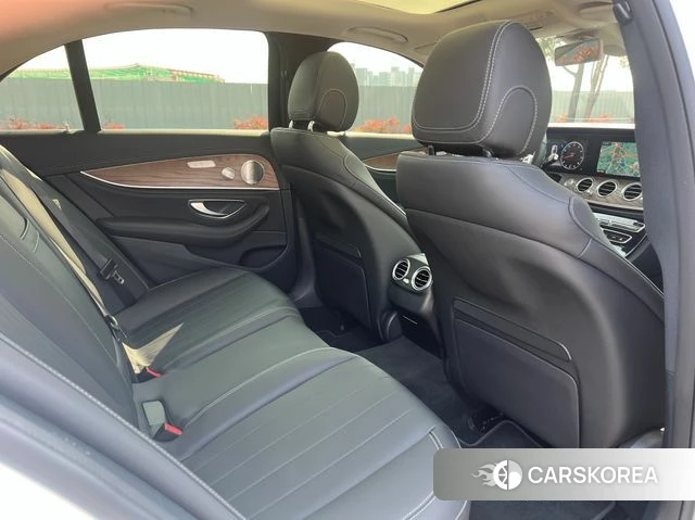 Mercedes-Benz E-Class W213 2019 Белый из Кореи, фото 2