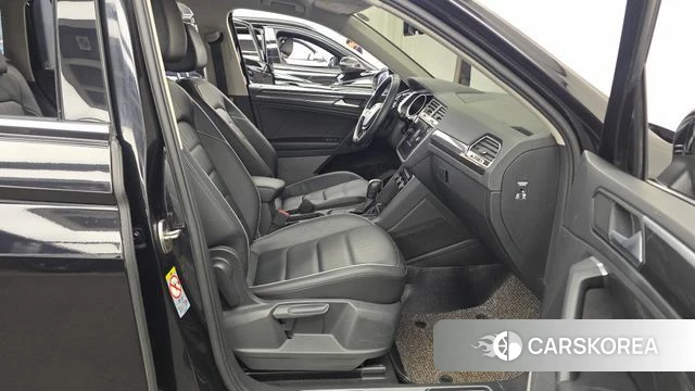Volkswagen Tiguan second Generation 2020 Черный из Кореи, фото 2