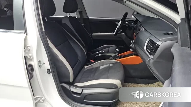 Kia Stonic 2019 Белый из Кореи, фото 2