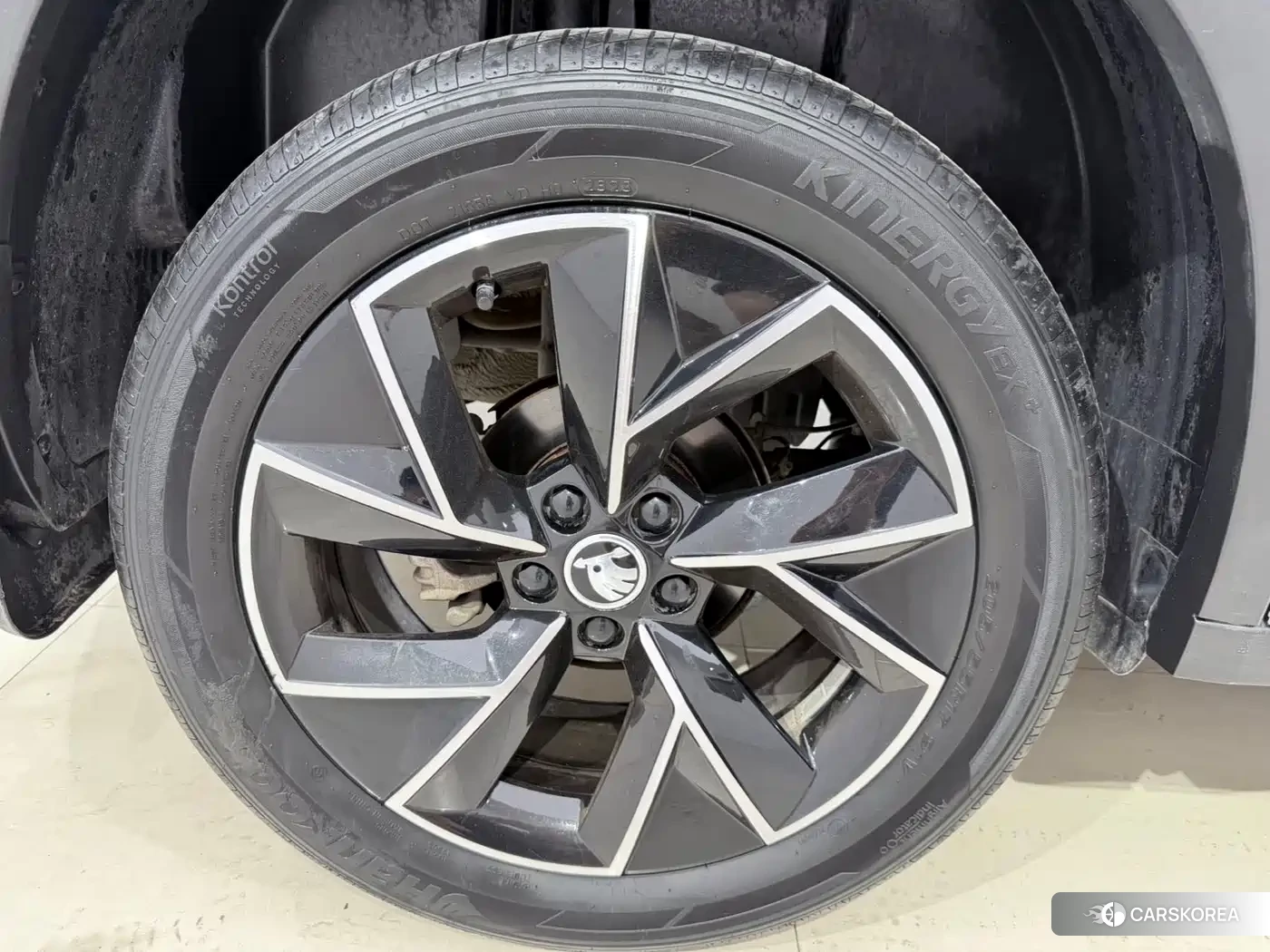 Skoda Komick 2024 Белый из Китая, фото 2