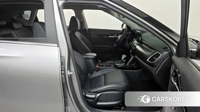 Kia Seltos 2022 Серый из Кореи, фото 2