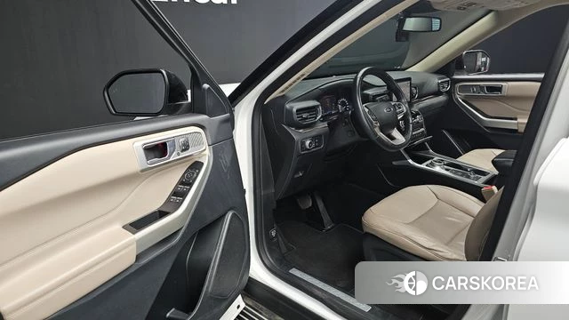 Ford Explorer 6th Generation 2021 Белый из Кореи, фото 2