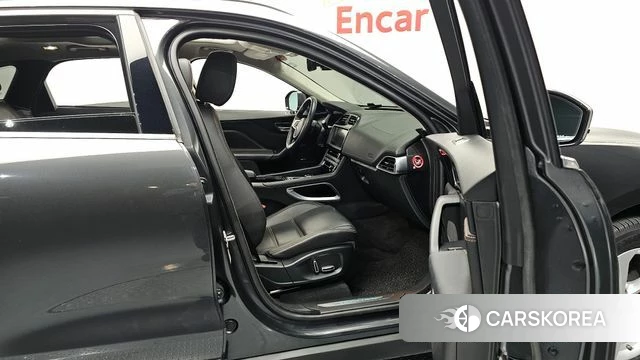 Jaguar F-PACE 2019 Серый из Кореи, фото 2