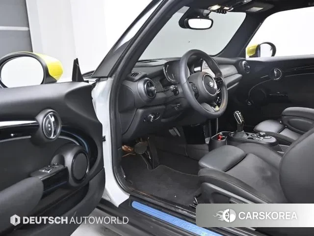 Mini Cooper Electric 2022 Серебряный из Кореи, фото 2