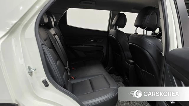Ssangyong Beautiful Korando 2024 Жемчужный цвет из Кореи, фото 2