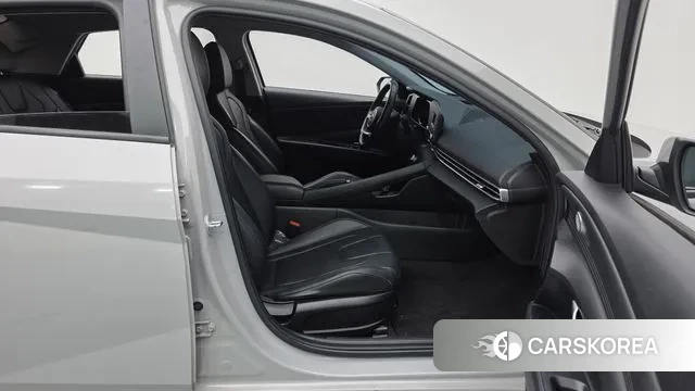 Hyundai Avante (CN7) 2021 Серебристо-серый из Кореи, фото 2