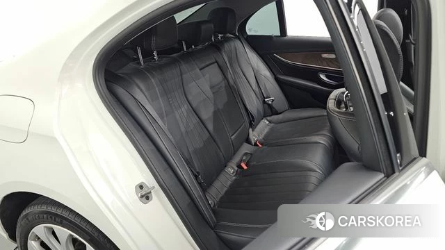 Mercedes-Benz E-Class W213 2019 Белый из Кореи, фото 2