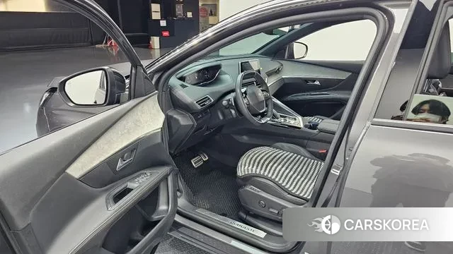 Peugeot 5008 second generation 2022 Серый из Кореи, фото 2