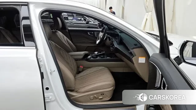 Kia K8 Hybrid 2023 Белый из Кореи, фото 2