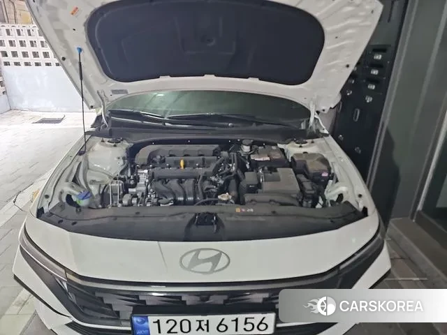 Hyundai The New Avante (CN7) 2023 Белый из Кореи, фото 2