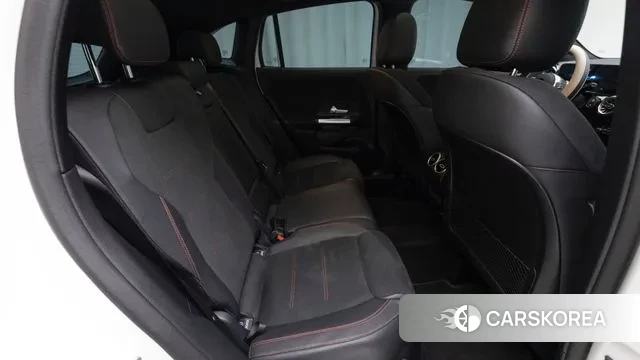 Mercedes-Benz GLA - Class H247 2022 Белый из Кореи, фото 2