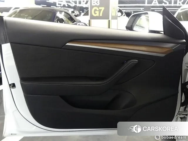 Tesla Model 3 2022 Белый из Кореи, фото 2