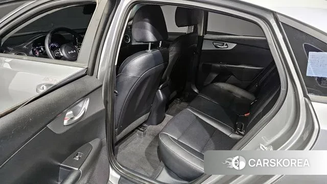 Kia The New K3 2nd generation 2022 Серый из Кореи, фото 2