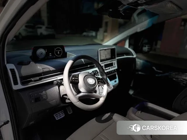 Hyundai Staria 2025 Белый из Кореи, фото 2