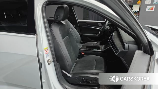 Audi A6 (C8) 2023 Белый из Кореи, фото 2