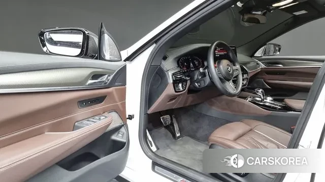 BMW 6 Series GT (G32) 2022 Белый из Кореи, фото 2