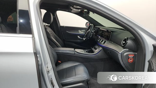 Mercedes-Benz E-Class W213 2022 Серебряный из Кореи, фото 2