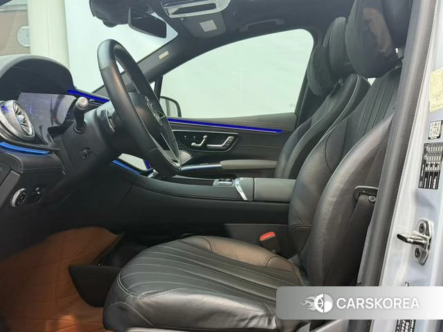 Mercedes-Benz EQS 2023 Серебристо-серый из Китая, фото 2