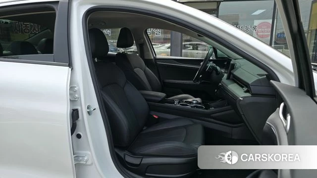 Kia The New K5 3rd generation 2024 Белый из Кореи, фото 2