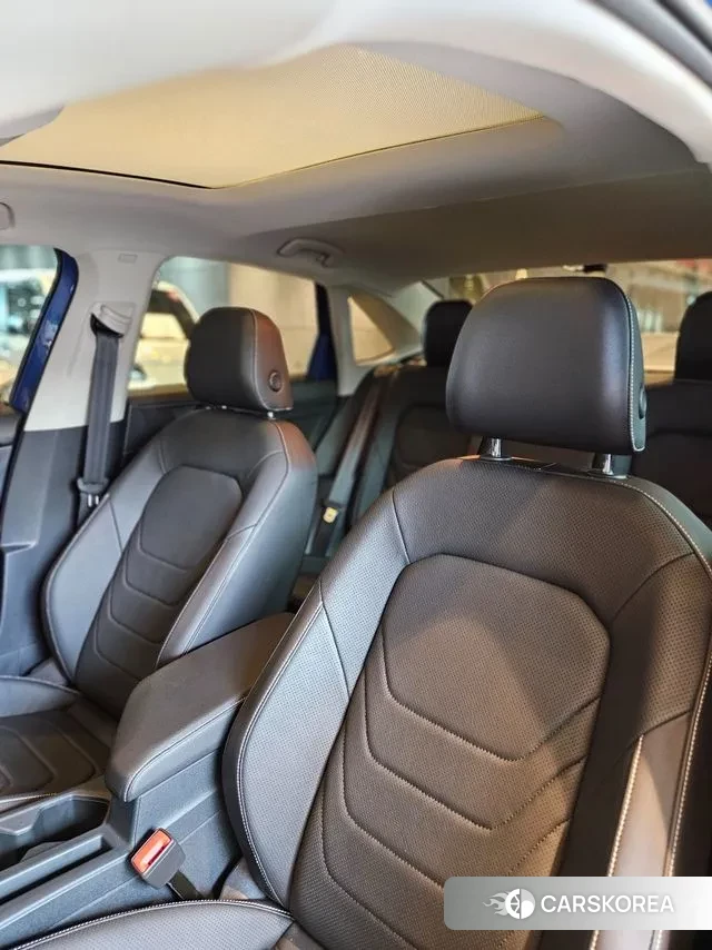 Volkswagen 7th Generation of Jetta 2023 Синий из Кореи, фото 2