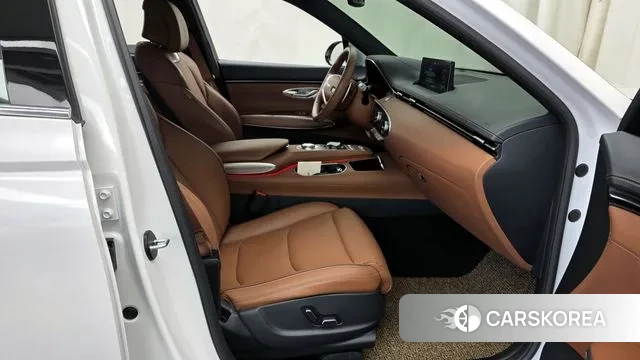 Genesis GV70 2023 Белый из Кореи, фото 2