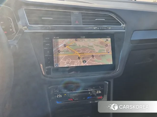 Volkswagen Tiguan second Generation 2023 Белый из Кореи, фото 2