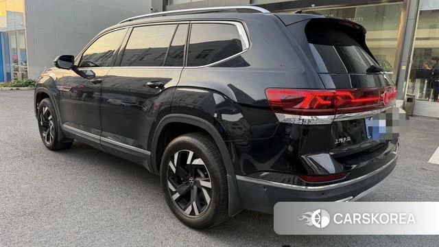 Volkswagen Tourang 2023 Черный из Китая, фото 2