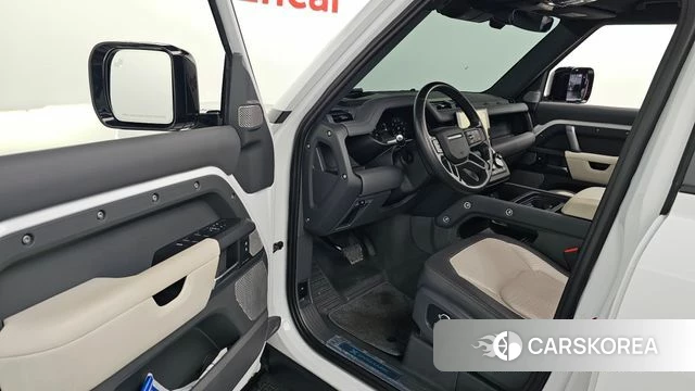 Land Rover Defender (L663) 2023 Белый из Кореи, фото 2