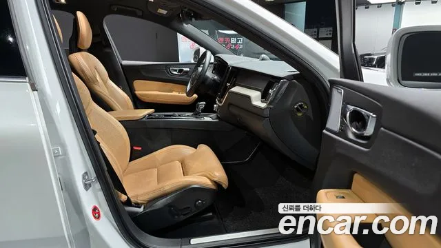 Volvo XC60 second Generation 2018 Белый из Кореи, фото 2