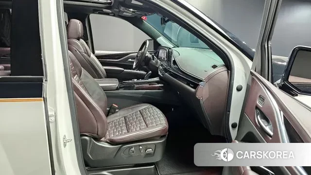 Cadillac Escalade 5th Generation 2021 Белый двухцветный из Кореи, фото 2