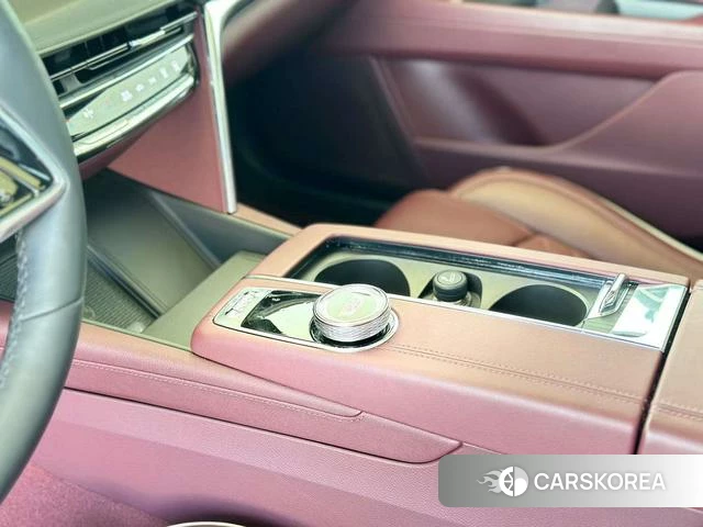 Cadillac CT6 2025 Черный из Китая, фото 2