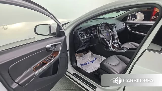 Volvo S60 2018 Белый из Кореи, фото 2