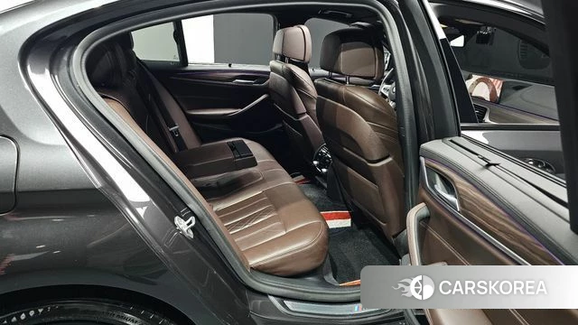 BMW 5 Series (G30) 2020 Черный из Кореи, фото 2
