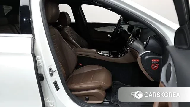 Mercedes-Benz E-Class W213 2020 Белый из Кореи, фото 2