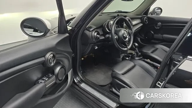 Mini Cooper D 2018 Черный из Кореи, фото 2