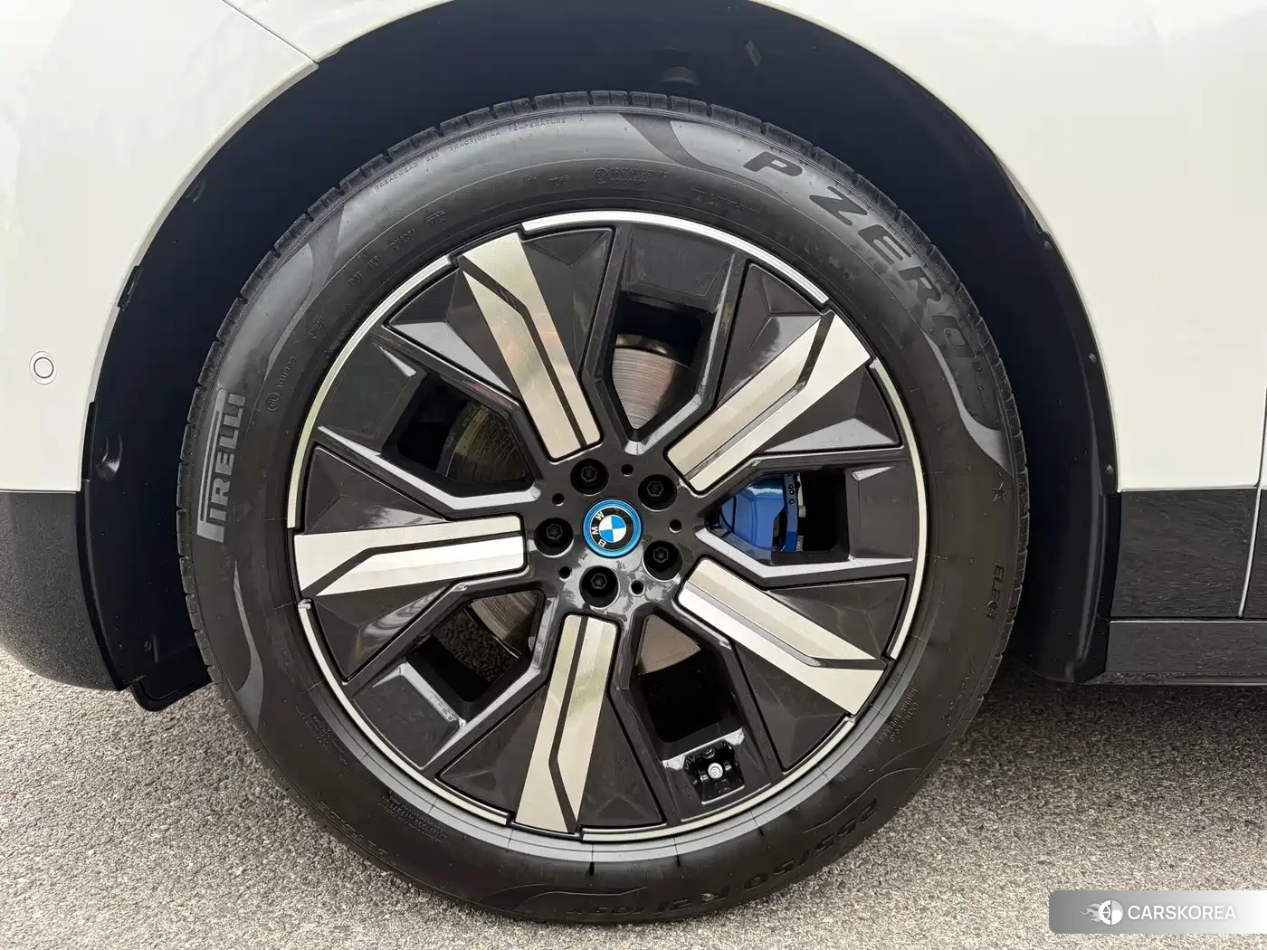 BMW iX 2025 Белый из Китая, фото 2
