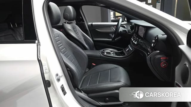 Mercedes-Benz E-Class W213 2019 Белый из Кореи, фото 2