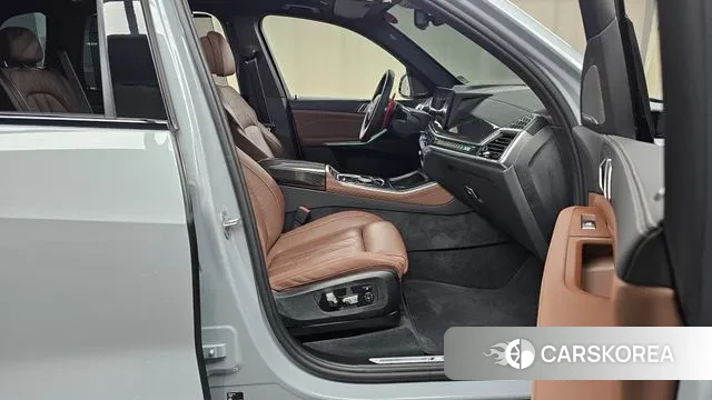 BMW X5 (G05) 2025 Серебристо-серый из Кореи, фото 2