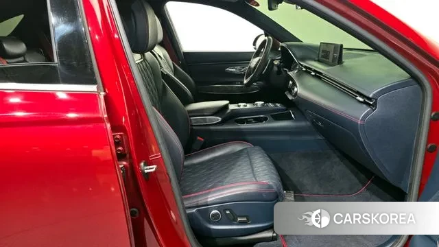 Genesis GV70 2022 Красный из Кореи, фото 2