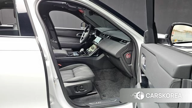 Land Rover Range Rover Velar 2023 Белый из Кореи, фото 2