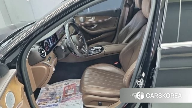 Mercedes-Benz E-Class W213 2018 Черный из Кореи, фото 2
