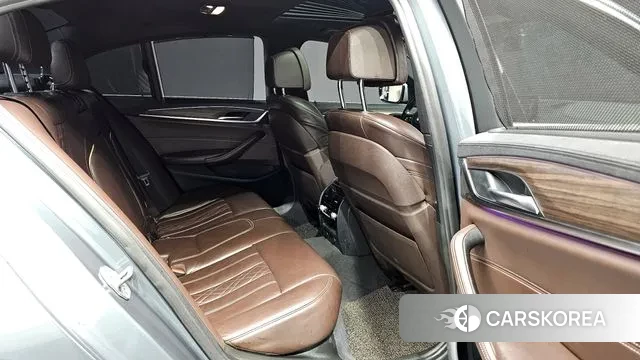 BMW 5 Series (G30) 2018 Серый из Кореи, фото 2