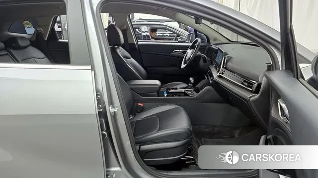Kia Sportage 5th Generation 2021 Серебристо-серый из Кореи, фото 2