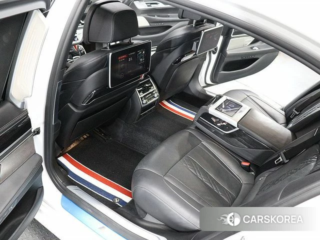 BMW 7 Series (G11) 2018 Белый из Кореи, фото 2