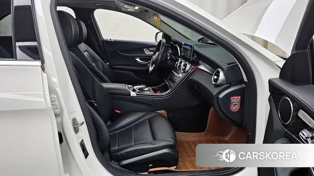 Mercedes-Benz C-Class W205 2019 Белый из Кореи, фото 2