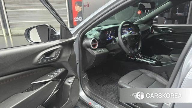 Chevrolet (GM Daewoo) Trax Crossover 2023 Серебряный из Кореи, фото 2